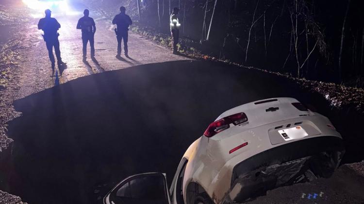 Massive Sinkhole Swallows Car on South Parsons Avenue as Newaygo County Faces Worst Flooding Since 1986 and Muskegon River Evacuations