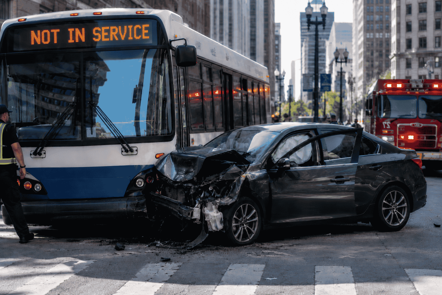 Four injured in Detroit bus crash Wednesday afternoon