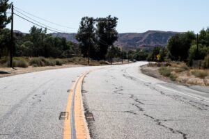 Flint Twp., MI – Automobile Accident blocks Van Slyke Rd at Lynton St