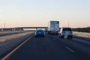 Flint, MI – Car Crash Reported on I-475 near Riverside Dr