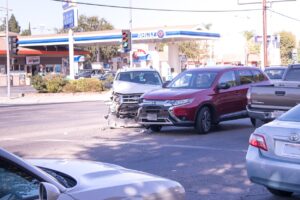 Flint, MI – Car Crash with Injuries on S Saginaw St at Oliver St