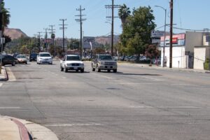 Flint, MI – Car Crash with Injuries on S Dye Rd near W Court St