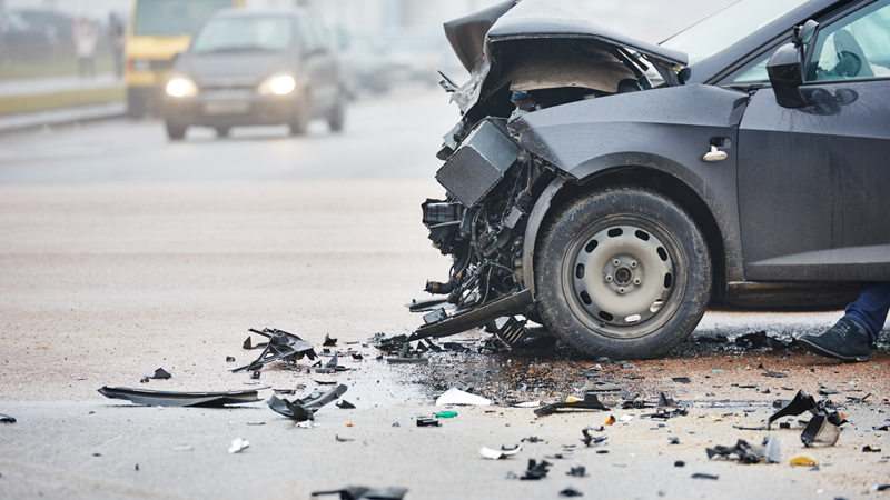 Flint, MI – Vehicle Collision blocks Industrial Ave at Harriet St