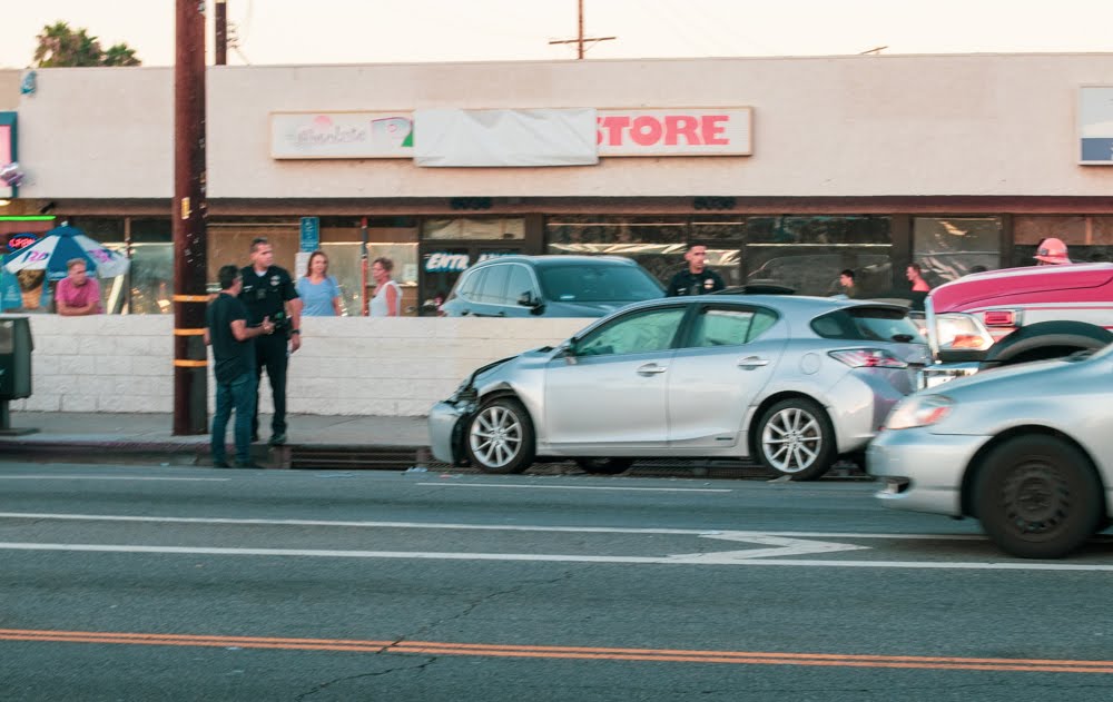 Flint, MI – Car Accident on W Fifth St at Beach St