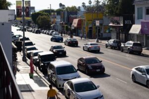 Flint, MI – W Stewart Ave blocked at Clio Rd Due to Vehicle Wreck