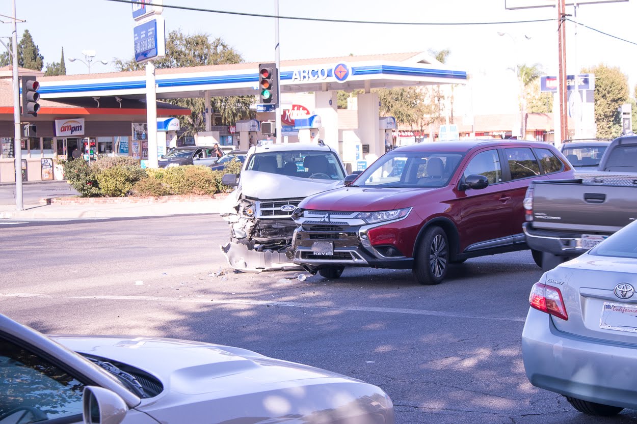 Sterling Heights, MI – Four Injured in 18 Mile Rd Crash