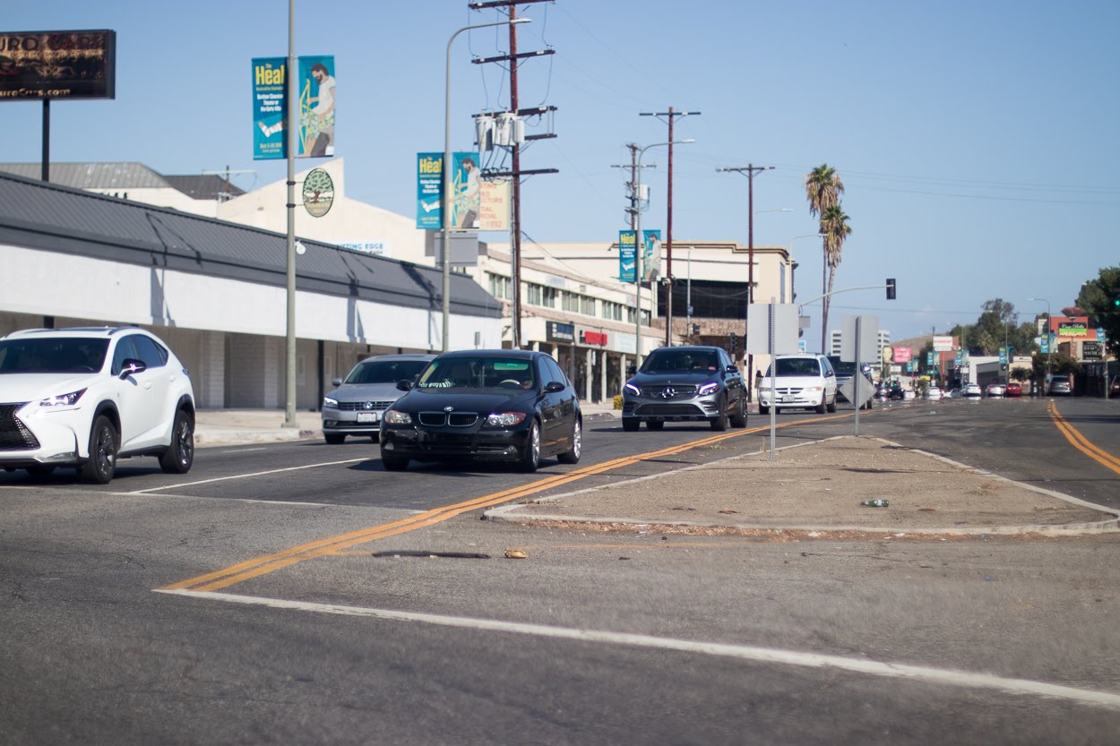 Detroit, MI – Auto Wreck blocks McClellan St & E Vernor Hwy