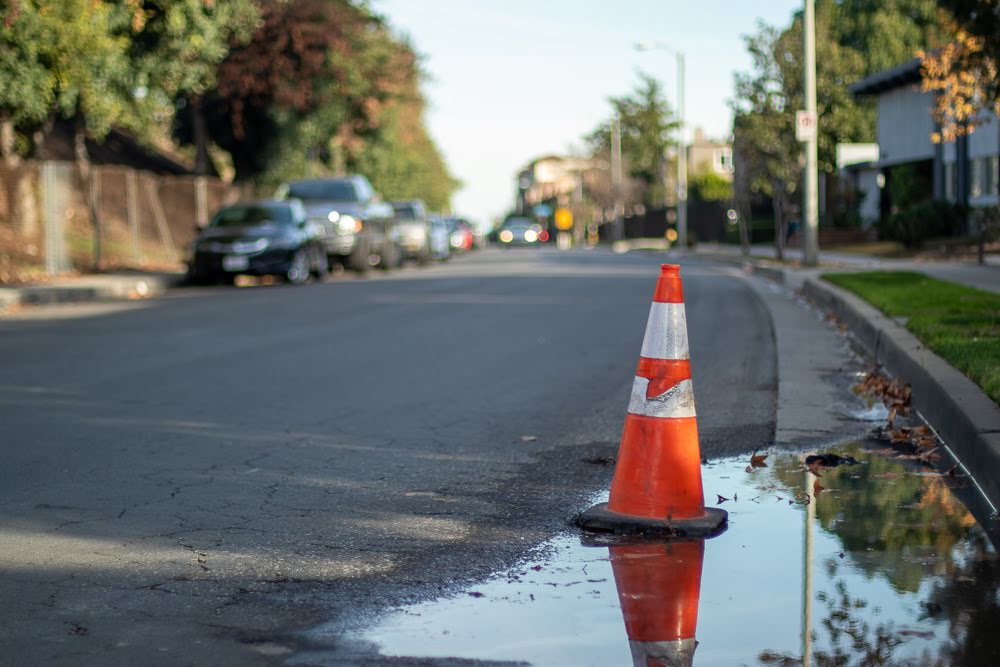 Flint, MI – Vehicle Collision blocks I-475 near S Saginaw St