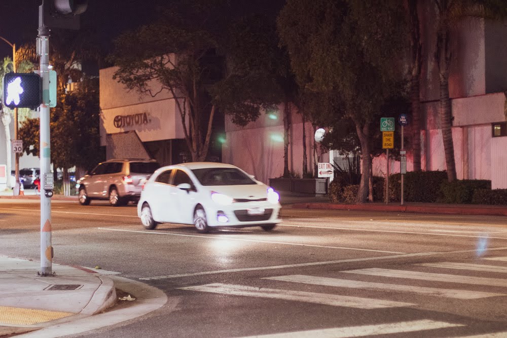 Detroit, MI - Constantine Rd Crash Leaves Pedestrian Hurt