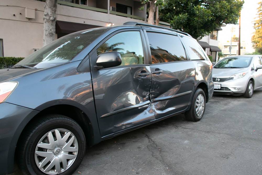 Flint Twp., MI – Auto Wreck on I-75 at W Bristol Rd Ends in Injuries