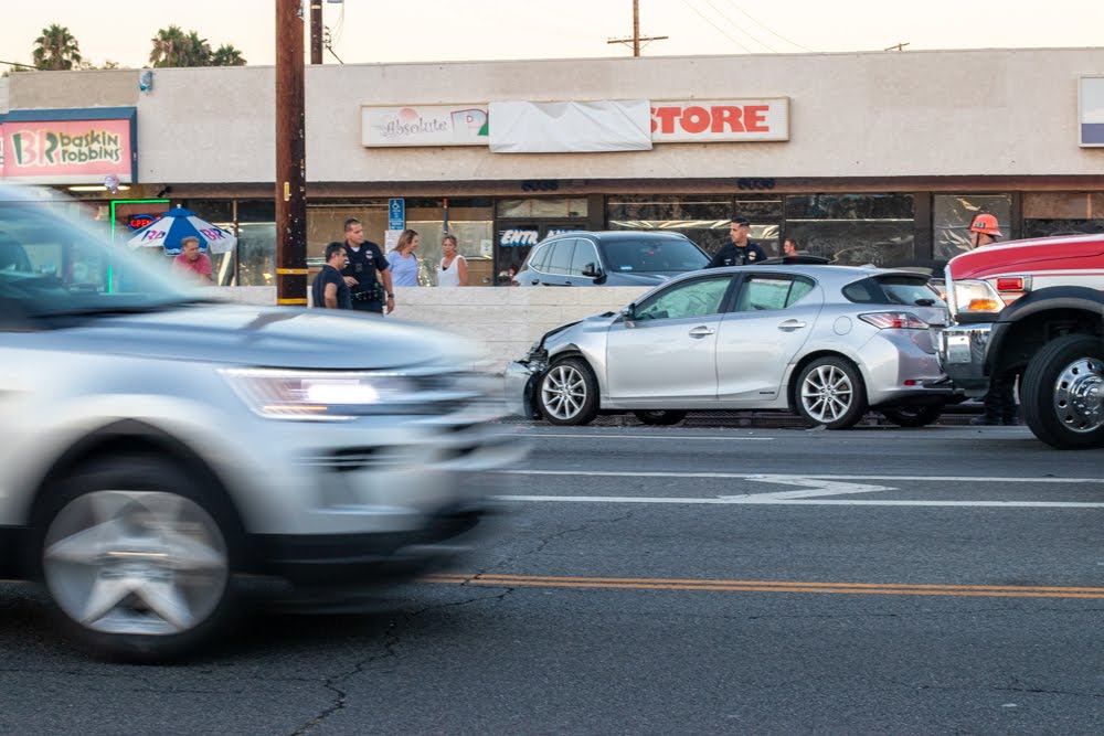 Detroit, MI – Auto Wreck blocks Schaefer Hwy near W 8 Mile Rd