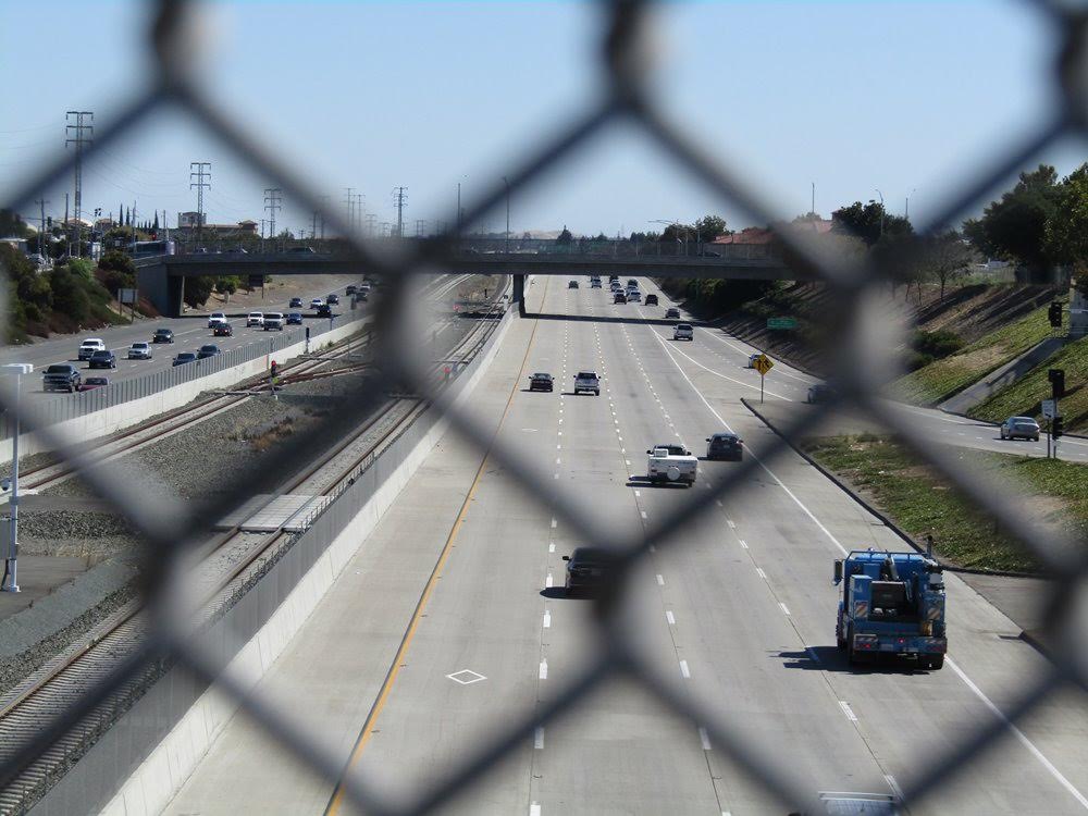 Flint, MI – Injuries Follow Car Crash on I-75 near Corunna Rd